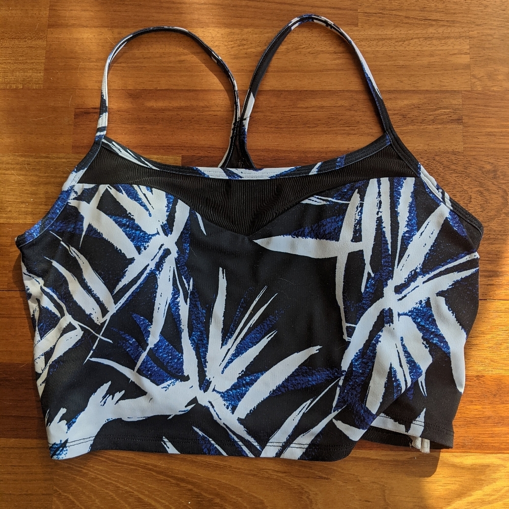 Fabletics crop tank top w/built in bra M